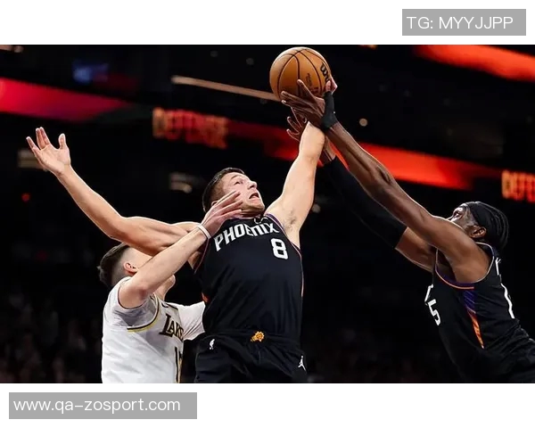 朗佐鲍尔表现低迷9投仅1中三分球命中率惨淡仅得3分7篮板2助攻2抢断 朗佐鲍尔表现低迷9投仅1中三分球命中率惨淡仅得3分7篮板2助攻2抢断