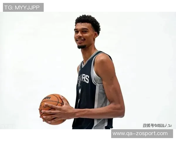 阿里纳斯点评文班具备进攻潜力但缺乏得分智慧的关键因素 阿里纳斯点评文班具备进攻潜力但缺乏得分智慧的关键因素